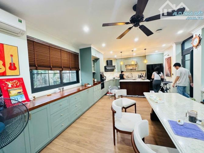NHÀ ĐẸP KHU VỰC XUÂN ĐỈNH LÔ GÓC 2 THOÁNG VĨNH VIỄN MẶT TIỀN 10m DIỆN TÍCH 124m2/5Tầng - 4
