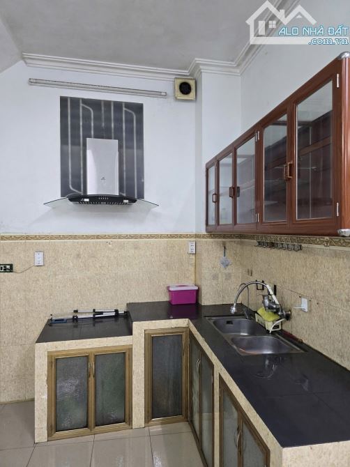 9.5 TRIỆU 🏡 CHO THUÊ NHÀ NGUYÊN CĂN PHỐ NGỌC LÂM – BỒ ĐỀ 🚗 Ô TÔ ĐỖ GẦN – 3PN – NỘI THẤT - 4