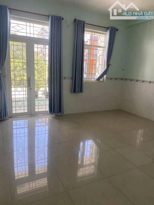 Bán nhà 1 trệt 2 lầu tại Lái Thiêu gần chợ Lái Thiêu giá 5 tỷ 700 - 4