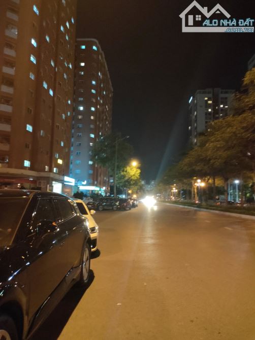 45m Chung cư Đô Thị Nghĩa Đô mặt đường 40m đối diện Startlake 4,9 tỷ - 4