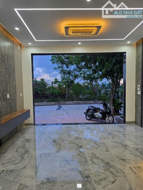 Bá nhà mặt tiền đường Nguyễn Quảng, view sông Hà Thanh 1, Quy Nhơn - 4