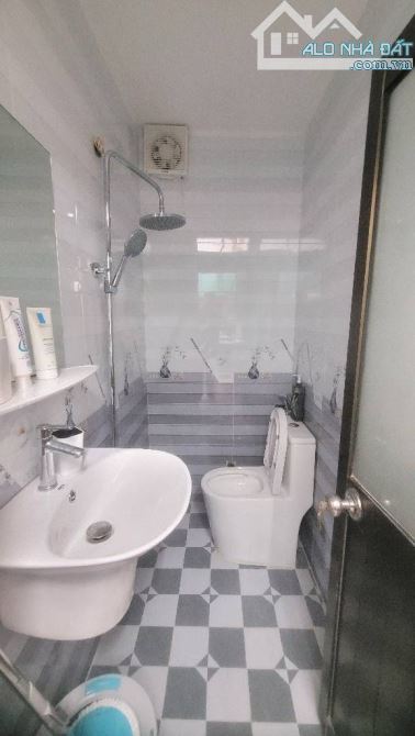 NHÀ BÁN GẤP CĂN GÓC RẤT ĐẸP 4 TẦNG XE TẢI - NGANG 5 NỞ HẬU TÀI LỘC BÀU CÁT SẦM UẤT NHỈNH 8 - 4