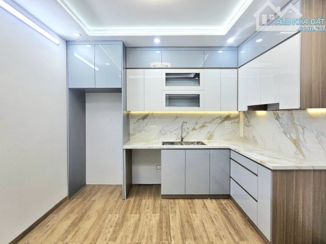Bán nhà đẹp phố Trần Hữu Tước, 7 tầng thang máy, ngõ cực rộng, 43m2, 10.25tỷ - 4