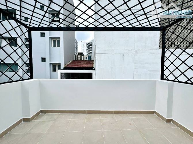 NHỈNH 3 TỶ - 4 TẦNG MỚI -  HUỲNH VĂN BÁNH- PN - 2PN - 3WC - FULL NỘI THẤT - 4