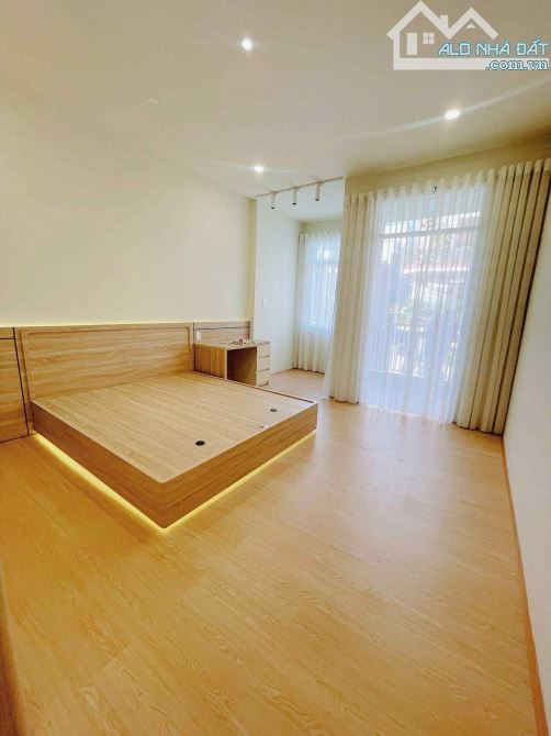BÁN NHÀ HẺM RỘNG ĐƯỜNG TRẦN HƯNG ĐẠO. DT: 4,2 x 14M. GIÁ: 4 TỶ 450 TRIỆU. - 4