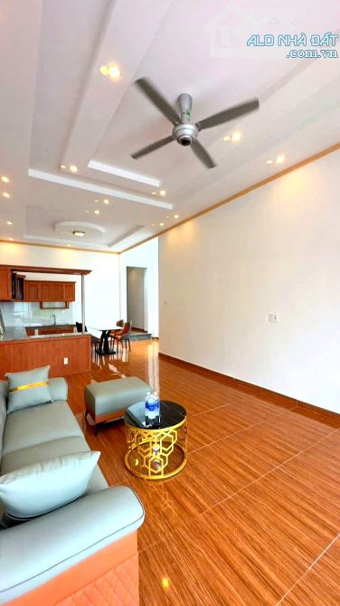 BÁN NHÀ TRẢNG DÀI KP3, ĐƯỜNG RỘNG 6m, SÂN ĐẬU 3 OTO GẦN NGÃ 3 5 THƯỞNG - 5