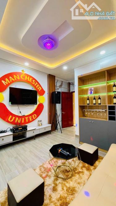 Bán Mặt tiền Hẻm 8m Thông, Gần chợ Tân Sơn, 4m x 17m, 4 Tầng, Có Thang Máy, 12 Tỷ x - 5