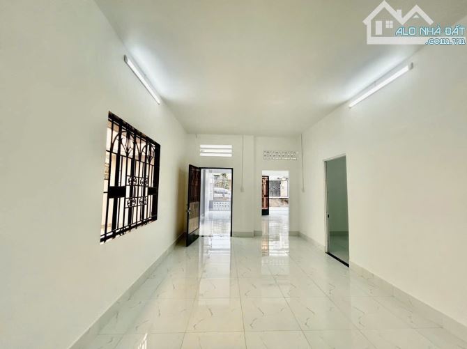 Bán nhà mặt tiền Đường số 1, Nguyễn Duy Trinh Long Trường Q9 DT 11 x 22 - 5
