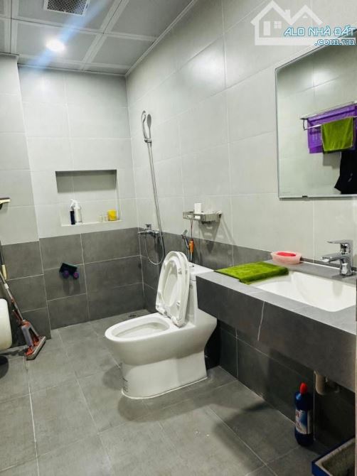 Hàng xóm gửi bán nhà Phan Đình Giót,  Hà Đông, 39m 5 tầng Thang Máy, Ô tô đỗ cửa,Giá 6.5t - 5