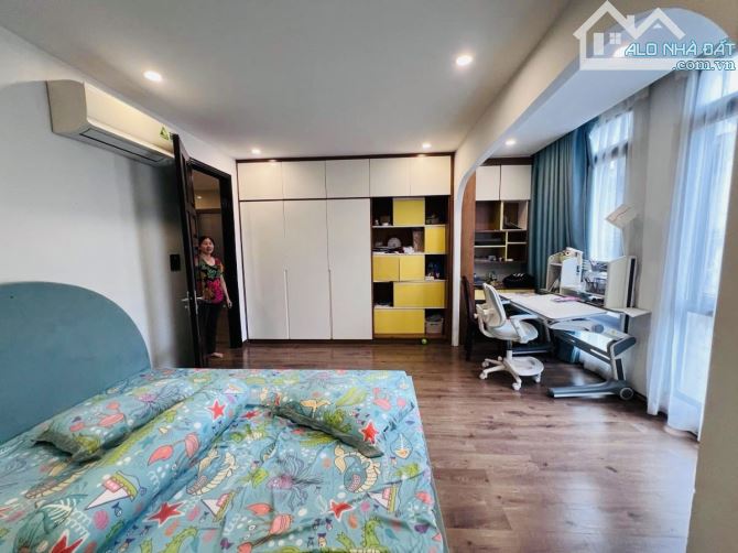 ĐẸP! NHÀ PHÂN LÔ PHỐ TRẦN QUANG DIỆU - LÔ GÓC - Ô TÔ TRÁNH - 67m2 -7T THANG MÁY - HÀNG XÓM - 5