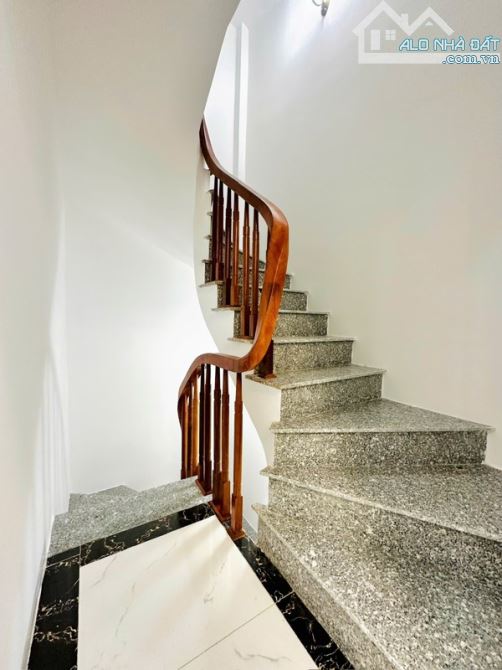 🏠 NHÀ 5 TẦNG - 1 NHÀ RA Ô TÔ TRÁNH - FULL NỘI THẤT - Ở NGAY – TRUNG TÂM THẠCH BÀN. - 4