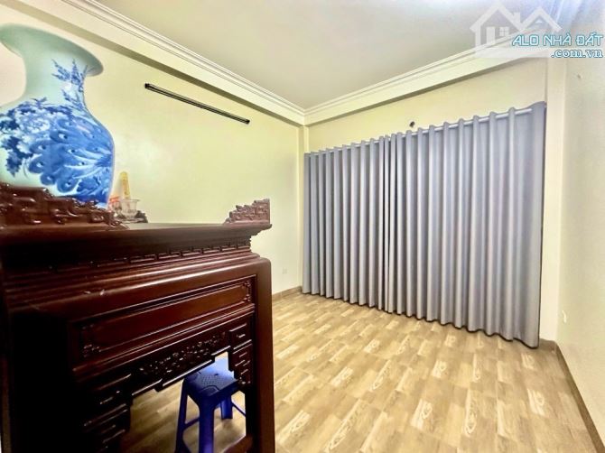 BÁN NHÀ CỔ LINH - 42.6M2 - LÔ GÓC - Ô TÔ CÁCH 12M - GẦN AEON MALL - NHỈNH 6.3 TỶ - 5