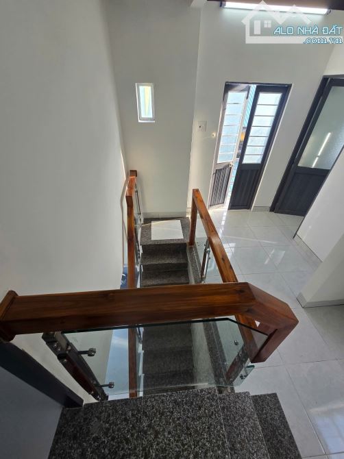 Bán nhà hẻm Trần Hưng Đạo, gần chợ Hoa Lư. Nhà sau mặt tiền hẻm 1 căn - 5