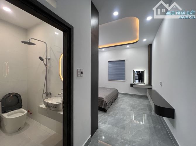 🌈🌈NHÀ PHỐ HIỆN ĐẠI 3 TẦNG 2025 - HẺM 1716 HTP - TẶNG FULL NỘI THẤT CAO CẤP - GIÁ 5 TỶ 75 - 5