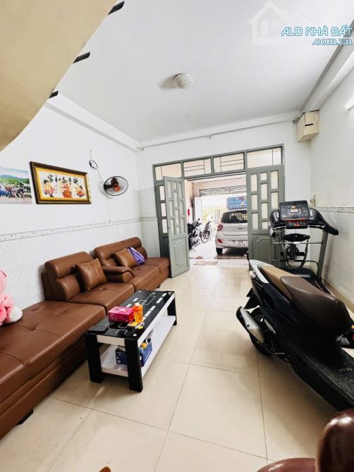 BÌNH NHÂM LÁI THIÊU NHÀ 2 TẦNG HOÀN CÔNG ĐƯỜNG 5 M DT 81 M2 GIÁ 3,3 TỶ - 6