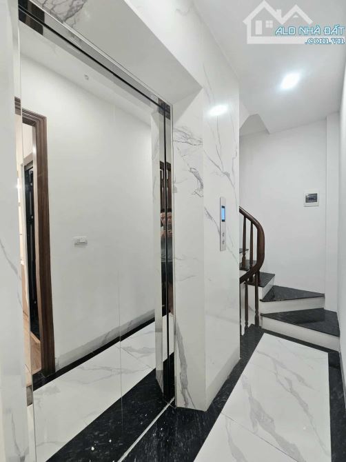 Nhà bán phố Trần Hữu Tước- Đống Đa- nhà mới tinh 38m - 7 tầng - thang máy xịn - 6