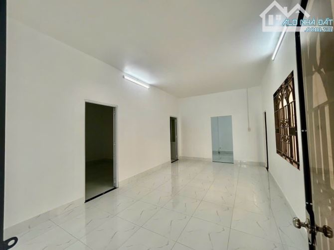 Bán nhà mặt tiền Đường số 1, Nguyễn Duy Trinh Long Trường Q9 DT 11 x 22 - 6