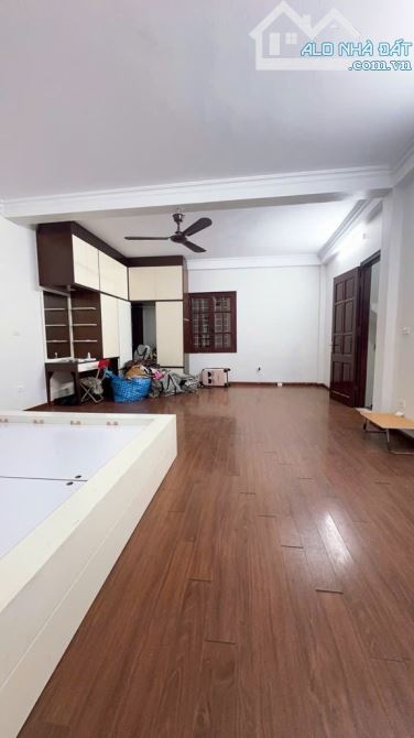 Bán nhà Lò Đúc. 7 ngủ - Mặt tiền 4,6M - nở hậu. Ngõ nông - trước nhà rộng 4M. - 6