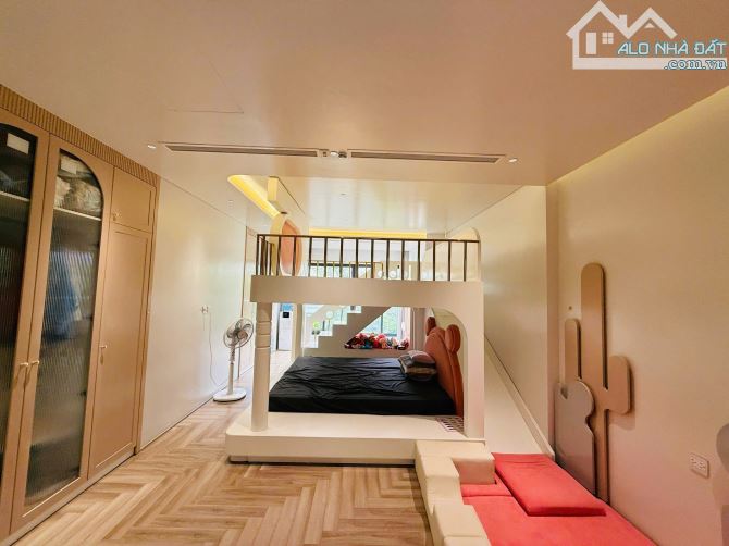 Biệt Thự Cao cấp,Sang trọng,Nội thất 5* ,View Vườn hoa siêu thoáng - Mặt tiền khủng 8m - 6