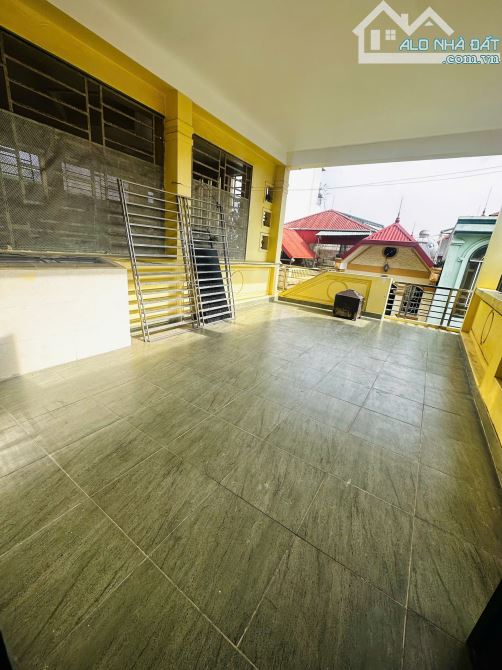 Cho thuê nhà đẹp Trần Quốc Hoàn, Cầu Giấy. DT 65m2, 5 tầng. Giá 23 tr(thg) - 6