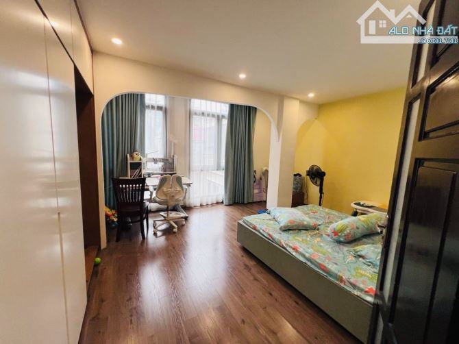 ĐẸP! NHÀ PHÂN LÔ PHỐ TRẦN QUANG DIỆU - LÔ GÓC - Ô TÔ TRÁNH - 67m2 -7T THANG MÁY - HÀNG XÓM - 6