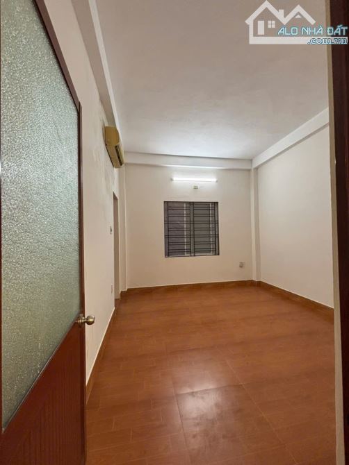 Nhà 2.5 Tầng LÊ DUẪN cách đường đúng 1 cái nhà giá chỉ hơn 5 Tỷ Xxx - 6