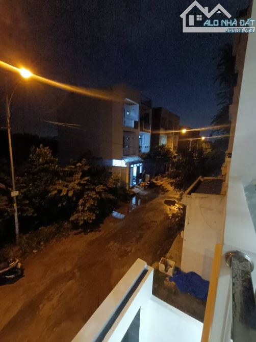 NHÀ MỚI SIÊU ĐẸP, 3 TẦNG KHANG TRANG, HẺM XE HƠI 8M NGUYỄN DUY TRINH, LONG TRƯỜNG. CHỦ GẤP - 6