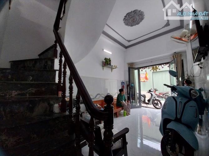 Bán nhà 21m² 2 Tầng-Q12 Nguyễn Ảnh Thủ gần Chợ Cầu- Hẻm xe tải thông nhau, Giá chỉ 3.65 tỷ - 6
