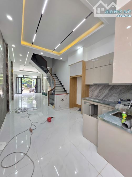 Bán nhà 1 trệt 2 lầu Hoàn Công, p.Bình Chuẩn, Tp.Thuận An chỉ 4,6 tỷ TL M6504 - 6