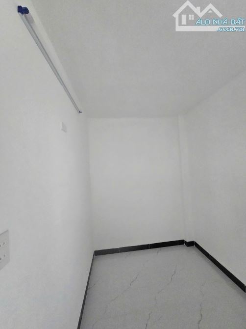 Bán nhà hẻm Trần Hưng Đạo, gần chợ Hoa Lư. Nhà sau mặt tiền hẻm 1 căn - 6