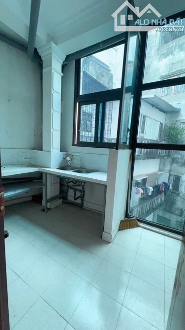 Bán nhà Lò Đúc. 7 ngủ - Mặt tiền 4,6M - nở hậu. Ngõ nông - trước nhà rộng 4M. - 7