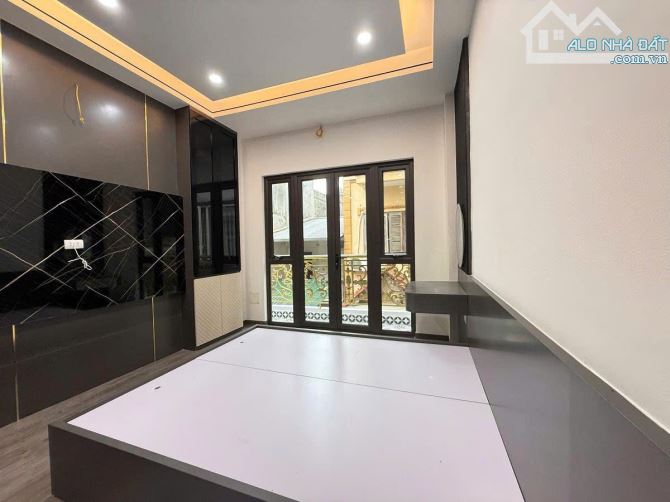 Độc! Bán nhà Văn Cao ngõ nông 7 Tầng thang máy 7,4 Tỉ, dt 34m, mt 3,7m - 7