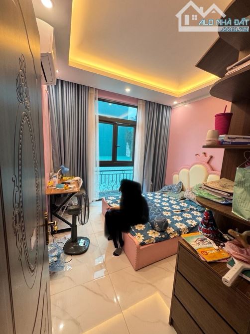 Vip! Bán nhà Đội Cấn 7 tầng thang máy ,ngõ nông ,dt 35m ,mt 4m - 7