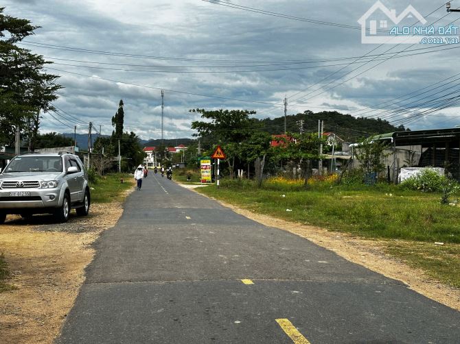 Bán 1550m2 có 300m2 đất ở ONT mặt tiền đường ĐT 711, ngang 19m giá tốt nhất chỉ 2.5 tỷ - 7