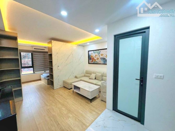 Đội Nhân 10 tầng thang máy, có hầm, oto tải tránh vỉa hè, full nội thất xịn. Giá 24.5 tỷ - 7