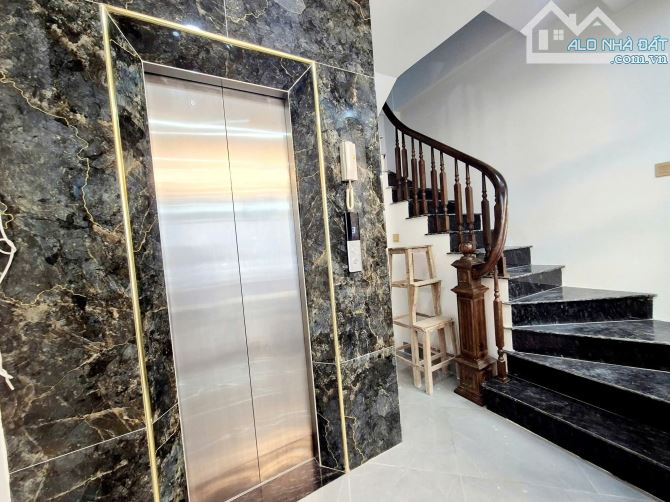 6 tầng thang máy xây mới, 15m Phố Đội Cấn, full nội thất từng phòng thông, 46m2. Giá 15 tỷ - 7