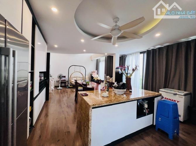 ĐẸP! NHÀ PHÂN LÔ PHỐ TRẦN QUANG DIỆU - LÔ GÓC - Ô TÔ TRÁNH - 67m2 -7T THANG MÁY - HÀNG XÓM - 7