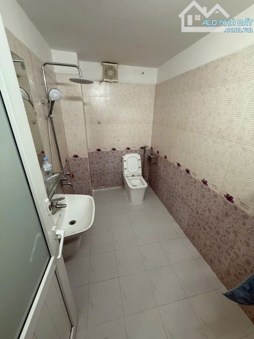 Thịnh Hào 2 - Ngõ thông - Trước nhà rộng 2m - Cách ô tô 70m - Nhà dân xây chắc chắn - 7