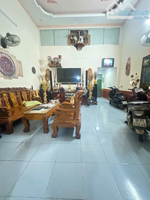 Bán nhà rẻ gần đường Liên Huyện 100m, p.Tân Bình, Tp.Dĩ An chỉ 3,35 tỷ TL bao rẻ M7563 - 7