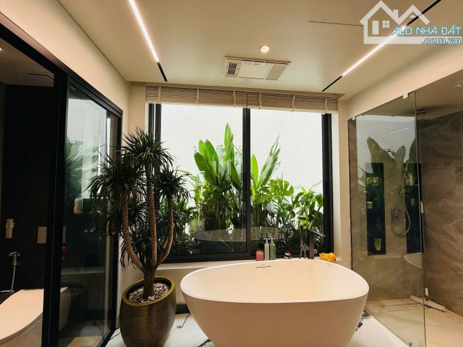 Biệt Thự Cao cấp,Sang trọng,Nội thất 5* ,View Vườn hoa siêu thoáng - Mặt tiền khủng 8m - 8