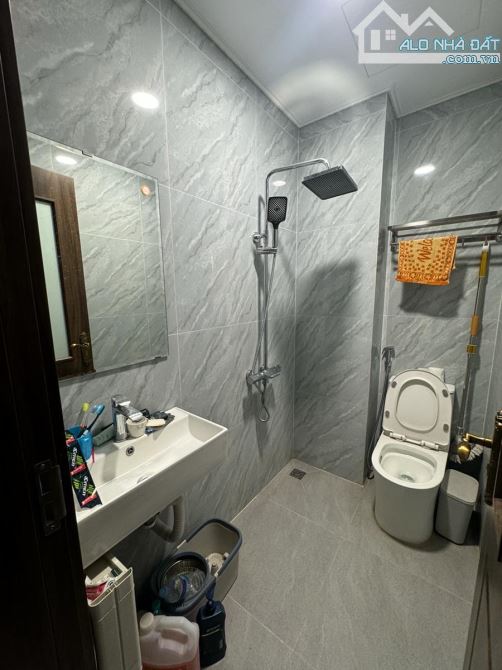 Vip! Bán nhà Đội Cấn 7 tầng thang máy ,ngõ nông ,dt 35m ,mt 4m - 8
