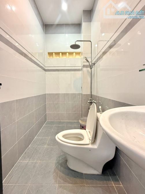 Ngộp Giảm Sâu 400Tr Bán Nhanh Nhà 1 Lầu Mặt Tiền Đường Lộc Trung, 3PN 2WC . Đường Thông - 8
