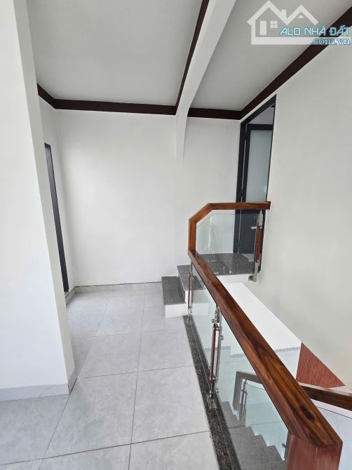 Bán nhà hẻm Trần Hưng Đạo, gần chợ Hoa Lư. Nhà sau mặt tiền hẻm 1 căn - 8