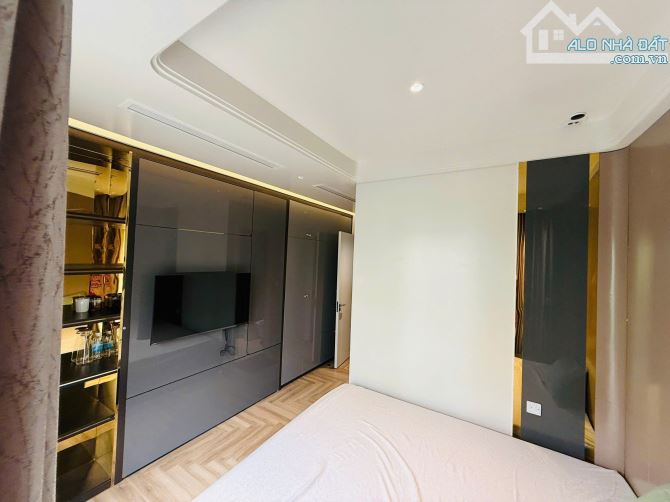Biệt Thự Cao cấp,Sang trọng,Nội thất 5* ,View Vườn hoa siêu thoáng - Mặt tiền khủng 8m - 9