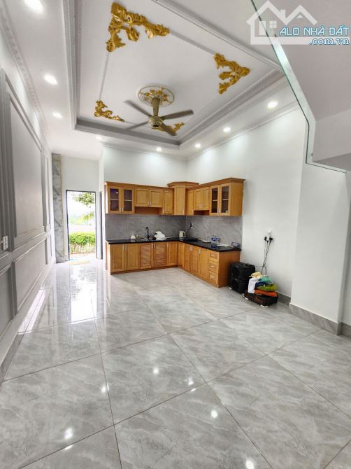 Bán nhà Hoàn Công 1 trệt 2 lầu P.Tân Bình, TP.Dĩ An chỉ 4 tỷ 6 TL M7566 - 9