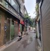 Bán nhà Trần Quốc Hoàn, dt45m, mt4m, ô tô tránh, gần phố, kinh doanh.