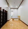 Bán tập thể tầng 2 Thọ Lão - Lò Đúc, sử dụng 40m2, giá 2,4 tỷ (có thương lượng )