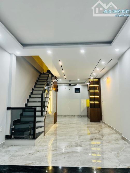 Bán nhà 3 tầng x 51,5m2 hoàn thiện mới tinh Quỳnh Cư, Hùng Vương, Hồng Bàng 2,45 tỷ