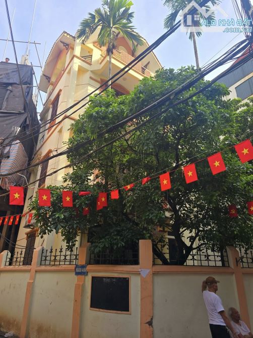 NHỈNH 38 TỶ, BIỆT THỰ SÂN VƯỜN, LÔ GÓC, XUÂN THỦY, CẦU GIẤY, DT 154M, 4 TẦNG, MT 18M