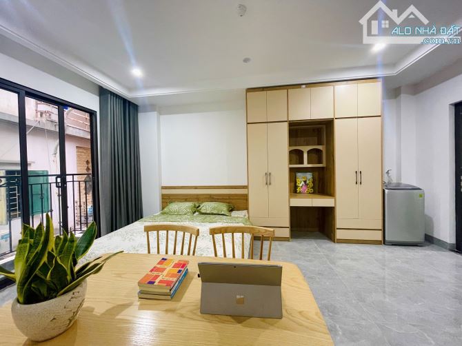 Bán toà CHDV Lò Đúc 60m2*6T thang máy 11PN gần ĐH KTQD, PCCC đủ, thông tứ tung